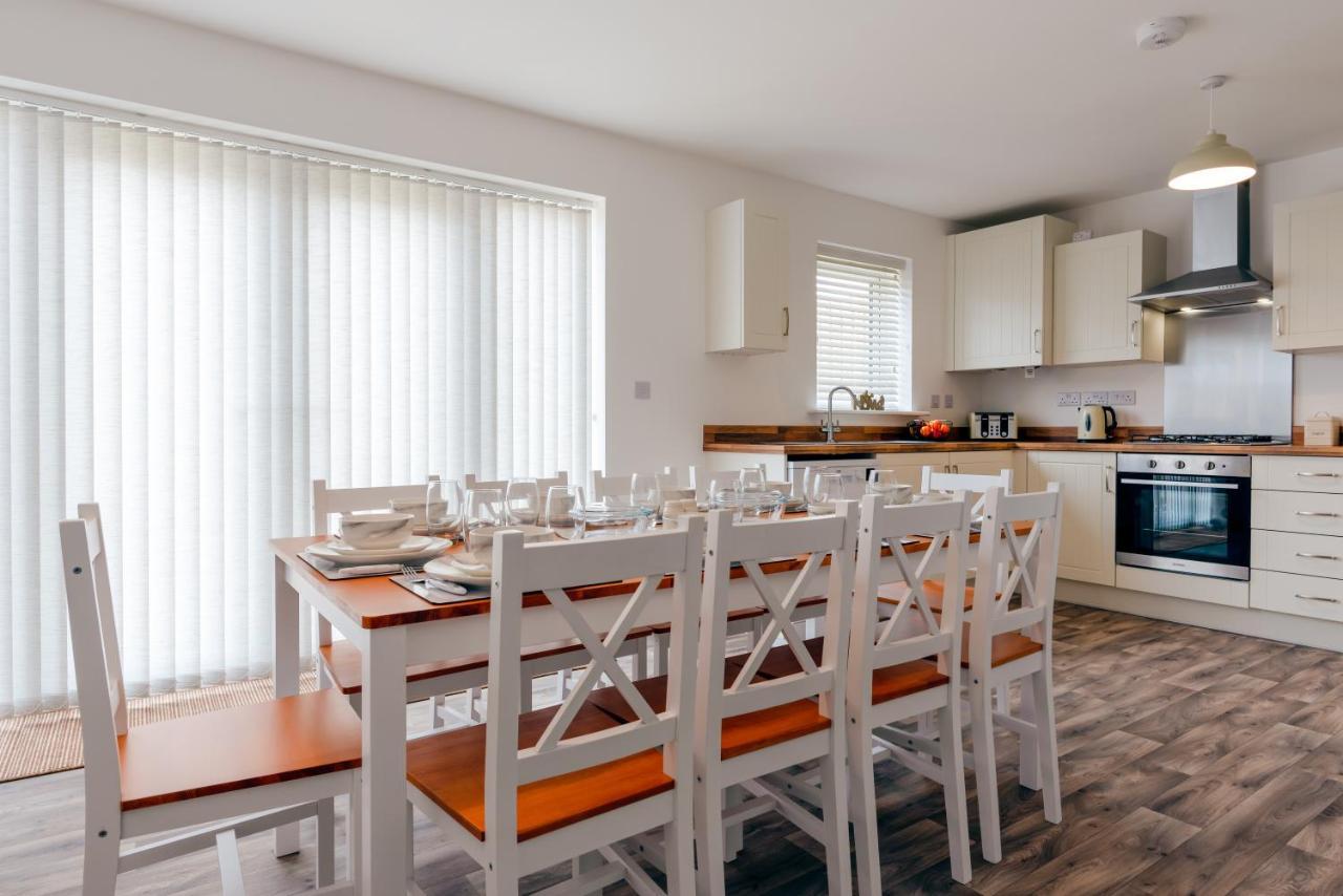 Oakley - Large, Elegant, Dog Friendly & Parking Villa Whitby Buitenkant foto