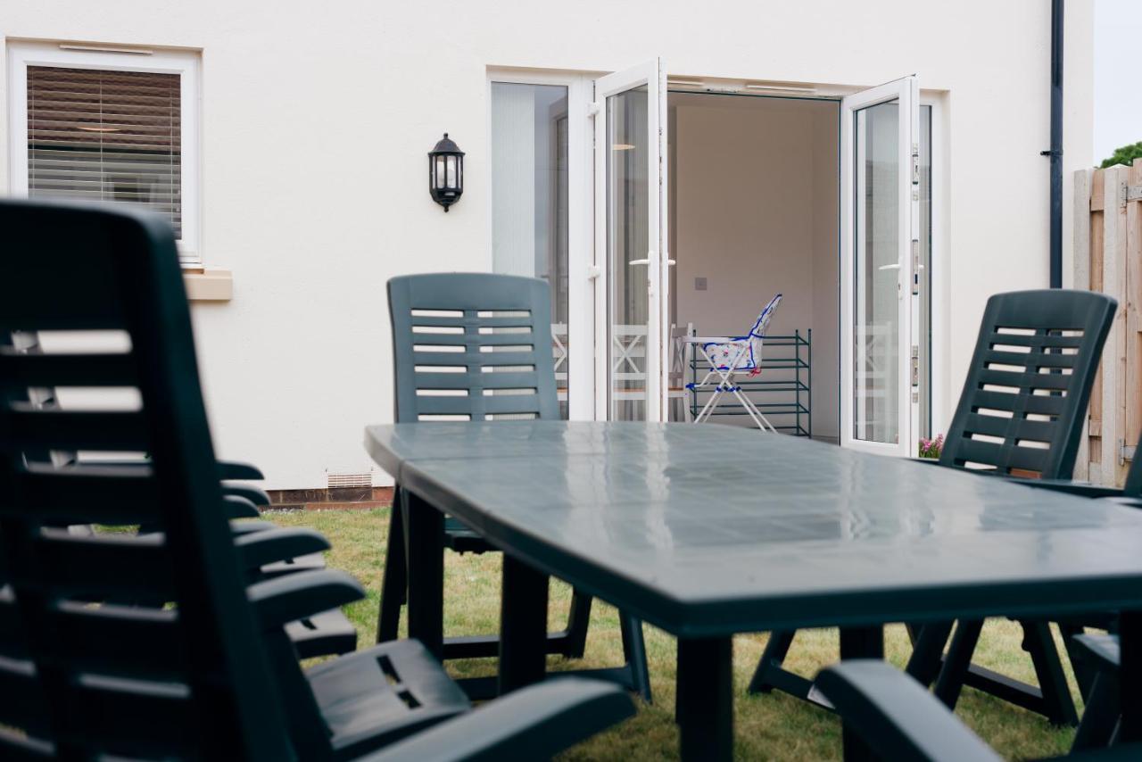 Oakley - Large, Elegant, Dog Friendly & Parking Villa Whitby Buitenkant foto