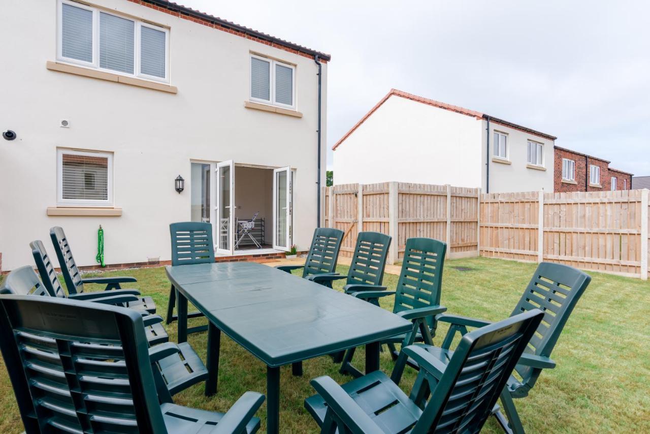 Oakley - Large, Elegant, Dog Friendly & Parking Villa Whitby Buitenkant foto